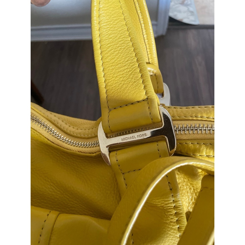 MICHAEL KORS A-0901  YELLOW   Pebbled Leather Large Shoulder Satchel Pocket Tote - Picture 5 of 9